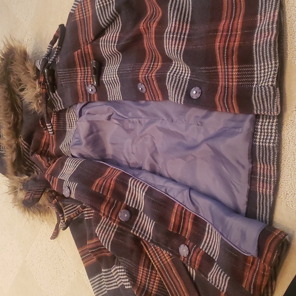 Willow & Clay Hooded Cape - Picture 9 of 11